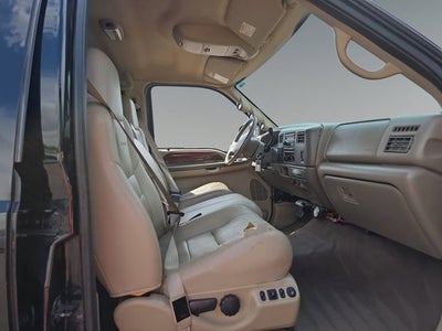 2002 Ford Super Duty F-350 SRW Lariat